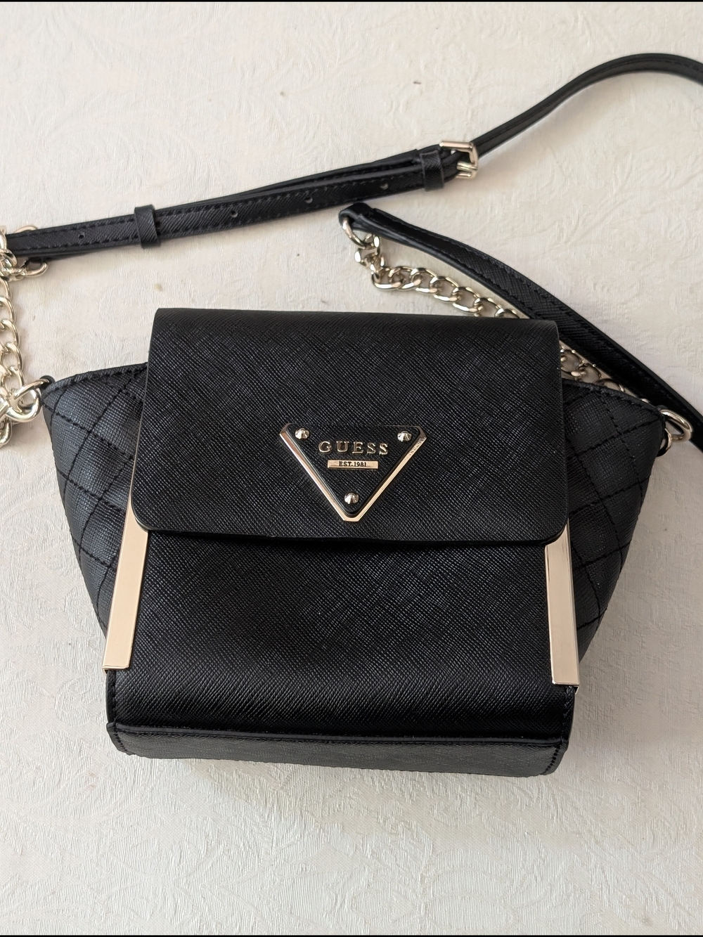 GUESS Black Quilted Crossbody Bag Chain Strap Magnetic Closure